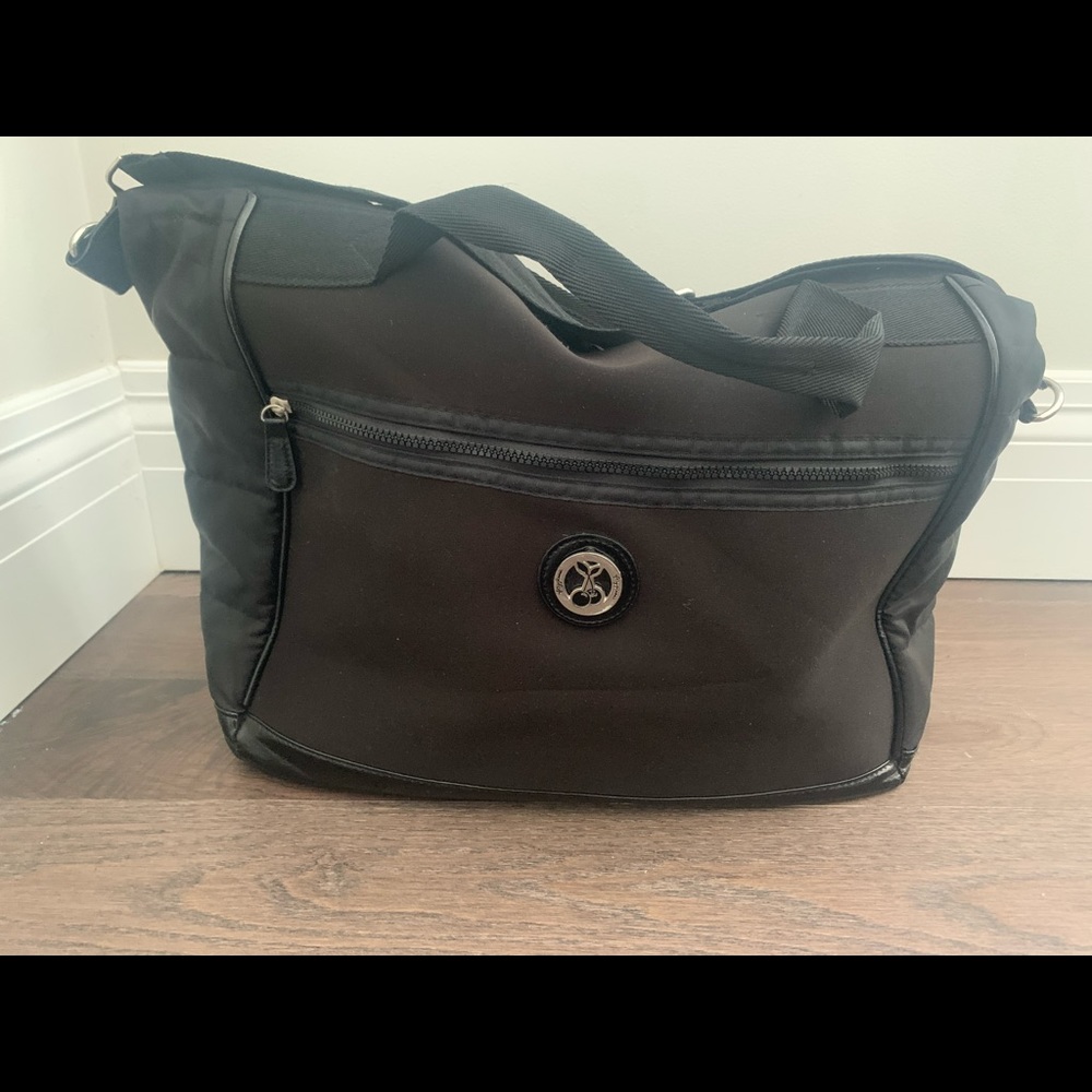 Large Travel / Gym Bag w zippered yoga mat pocket